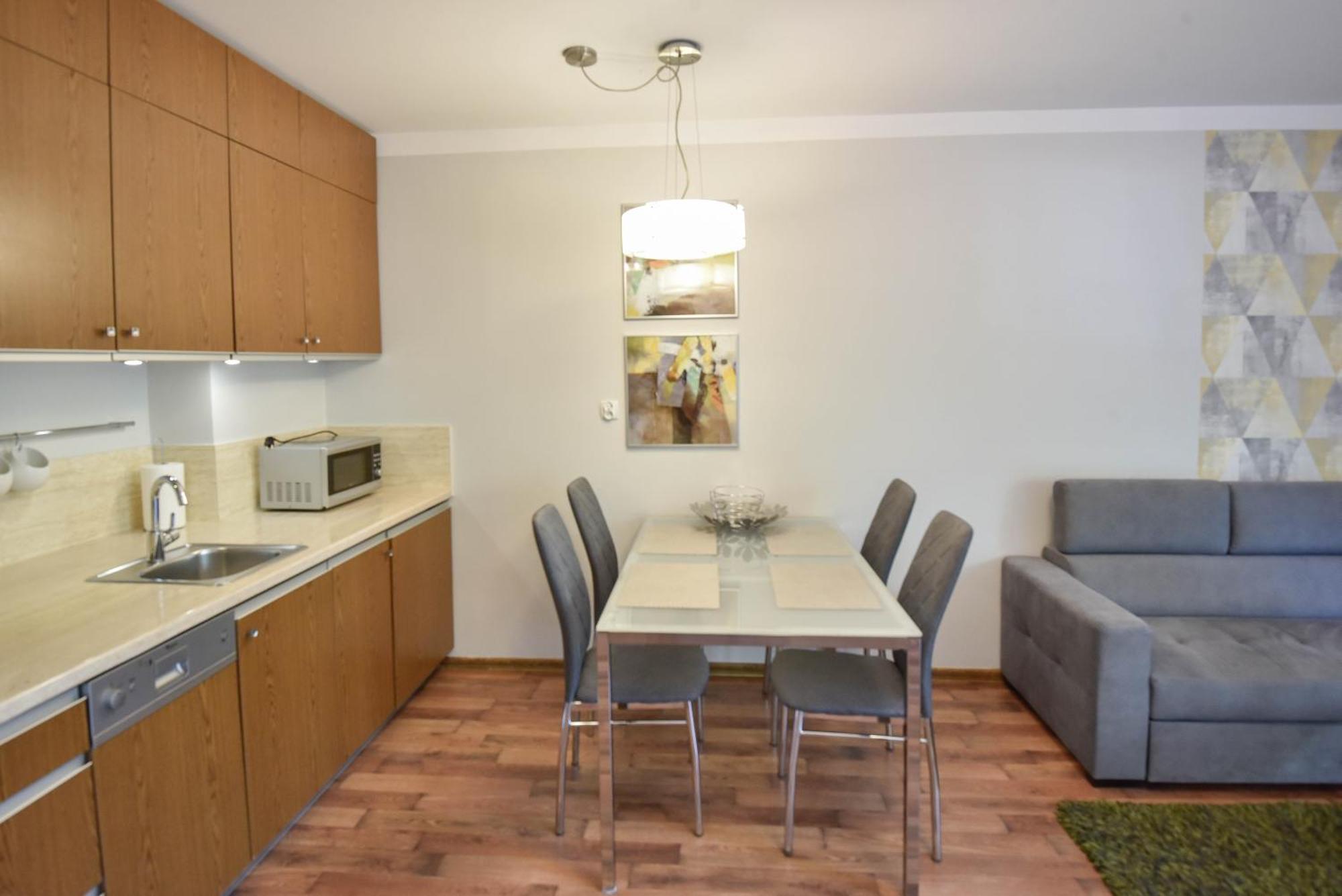Apartamenty Mistral Z Parkingiem - Promenada & Morze - Apartamenty Na Wyspie ชวีโนวิชแจ ภายนอก รูปภาพ