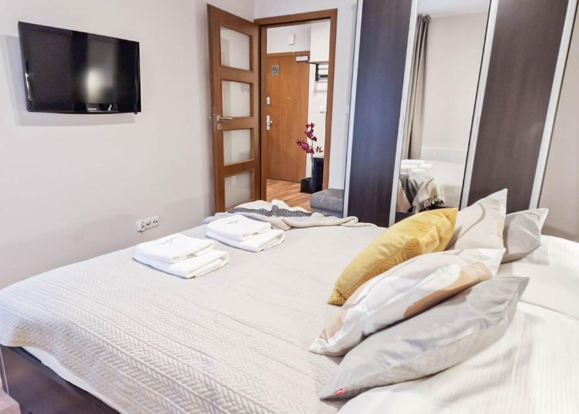 Apartamenty Mistral Z Parkingiem - Promenada & Morze - Apartamenty Na Wyspie ชวีโนวิชแจ ภายนอก รูปภาพ