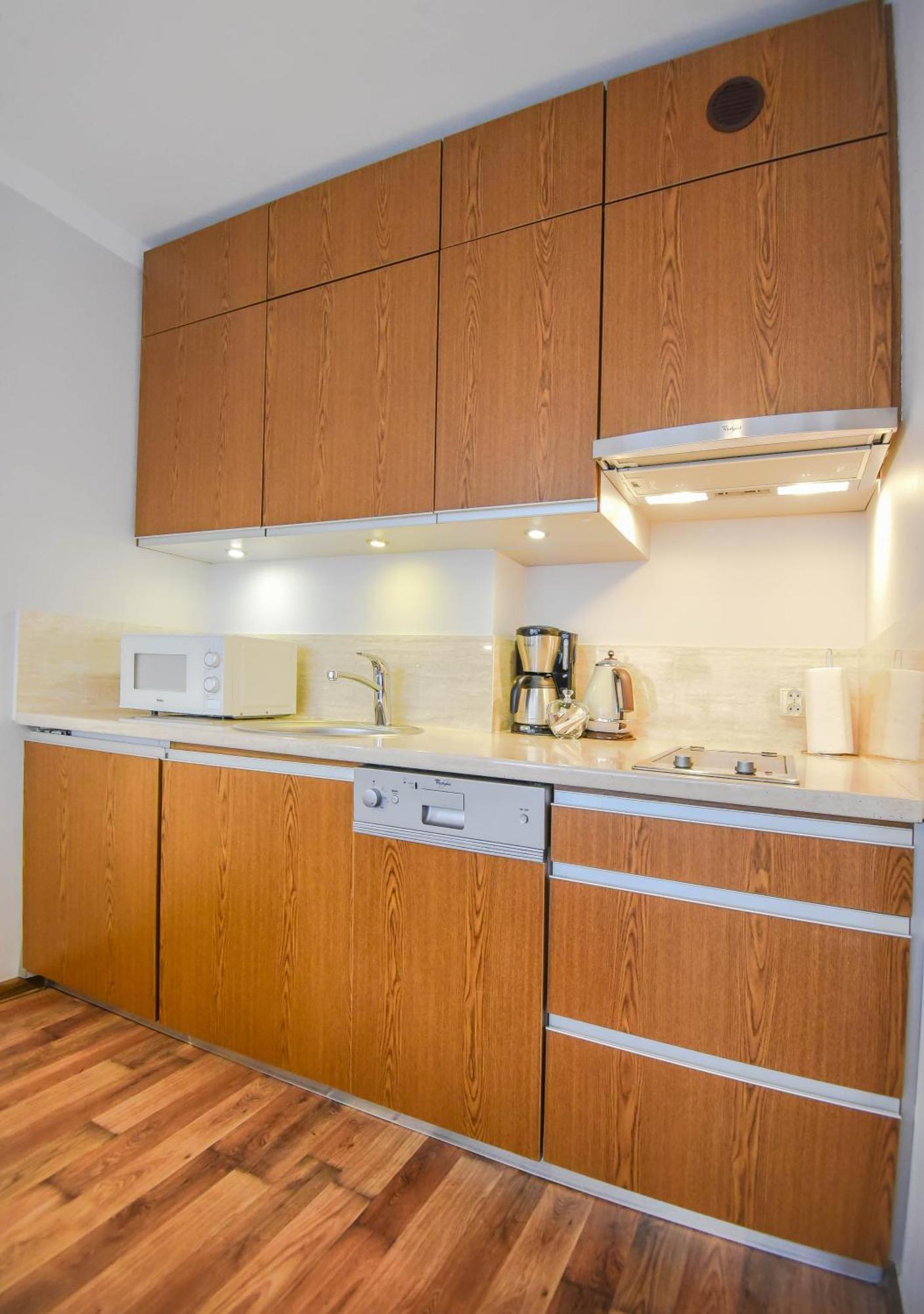 Apartamenty Mistral Z Parkingiem - Promenada & Morze - Apartamenty Na Wyspie ชวีโนวิชแจ ภายนอก รูปภาพ