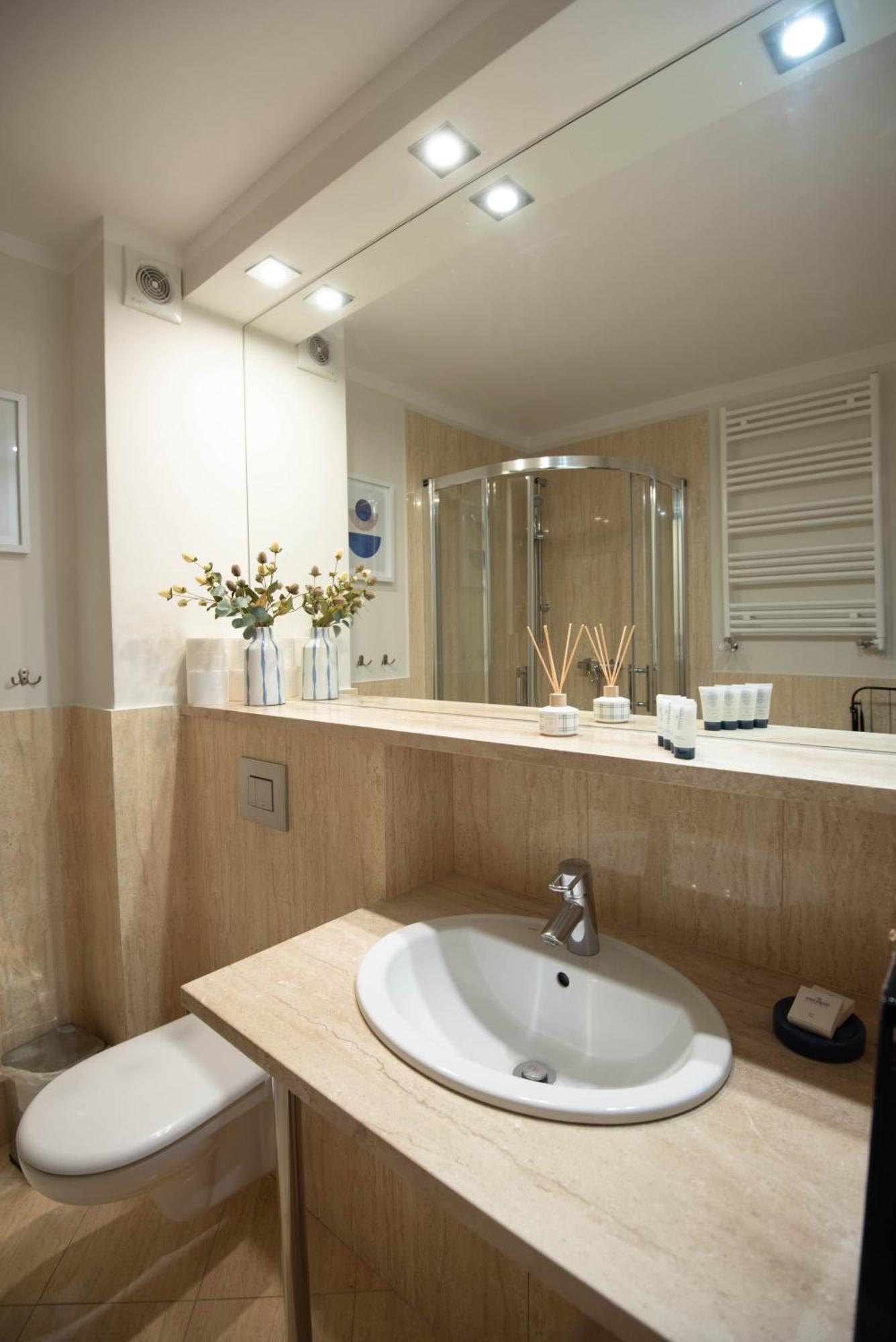 Apartamenty Mistral Z Parkingiem - Promenada & Morze - Apartamenty Na Wyspie ชวีโนวิชแจ ภายนอก รูปภาพ