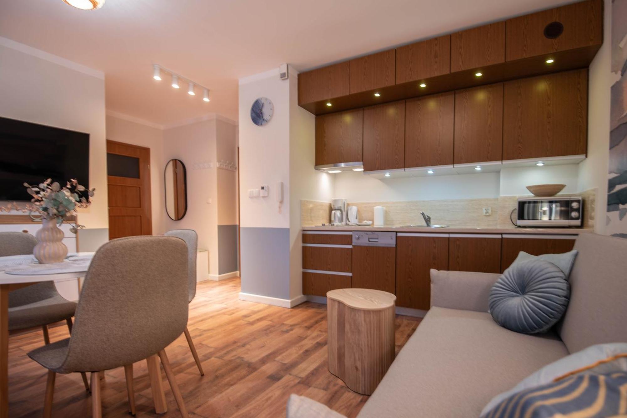 Apartamenty Mistral Z Parkingiem - Promenada & Morze - Apartamenty Na Wyspie ชวีโนวิชแจ ภายนอก รูปภาพ